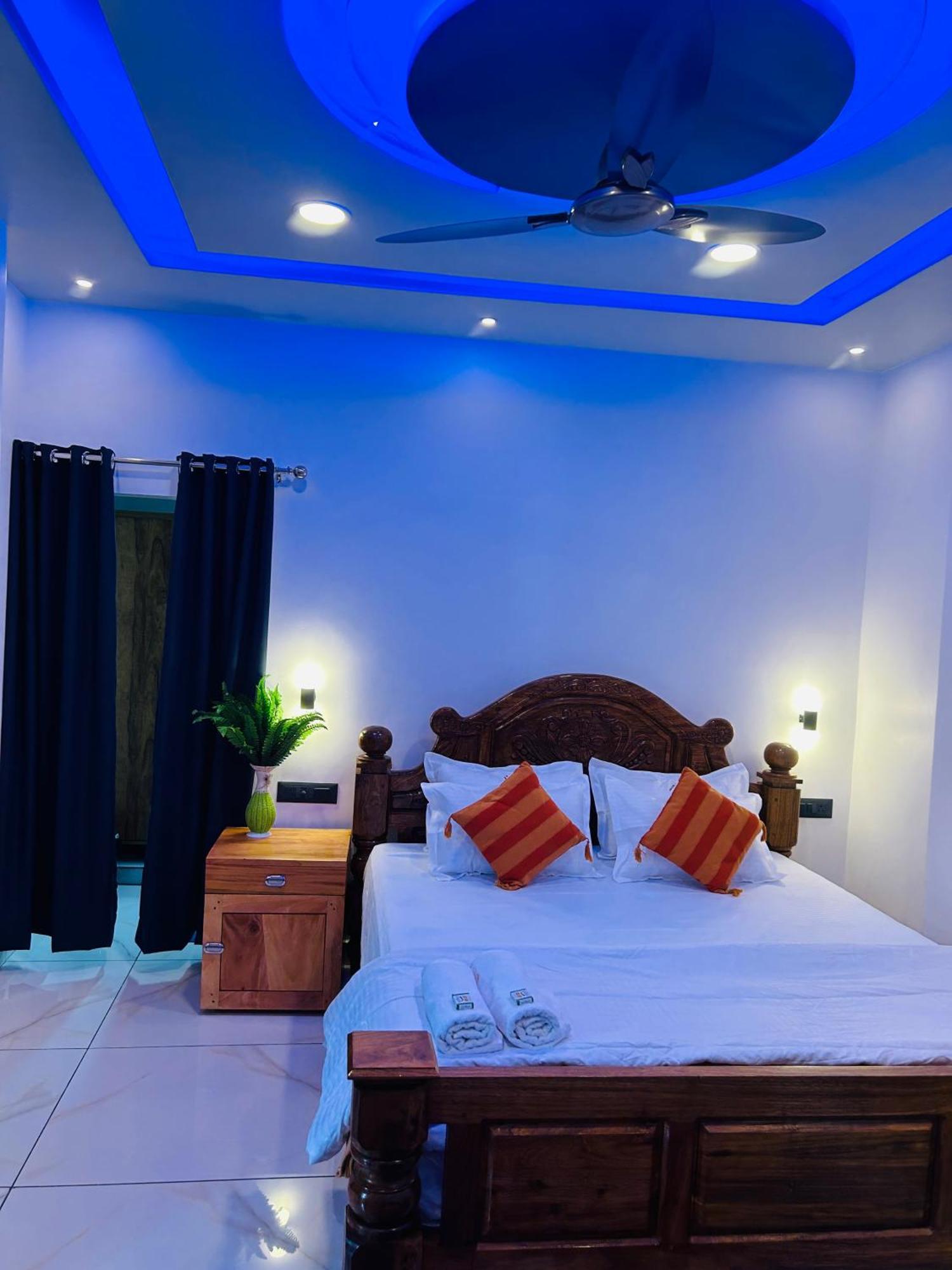 Grand Periyar Apartment Текади Екстериор снимка