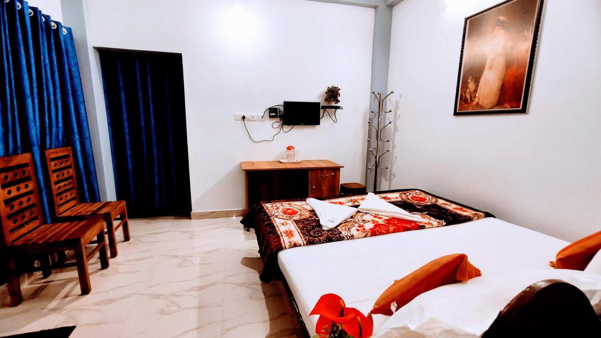 Grand Periyar Apartment Текади Стая снимка