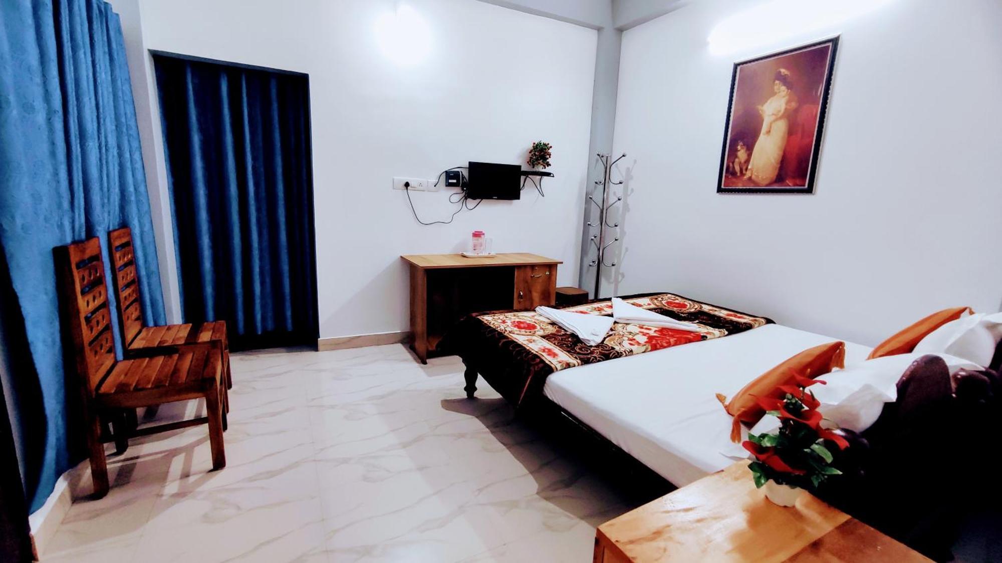 Grand Periyar Apartment Текади Стая снимка