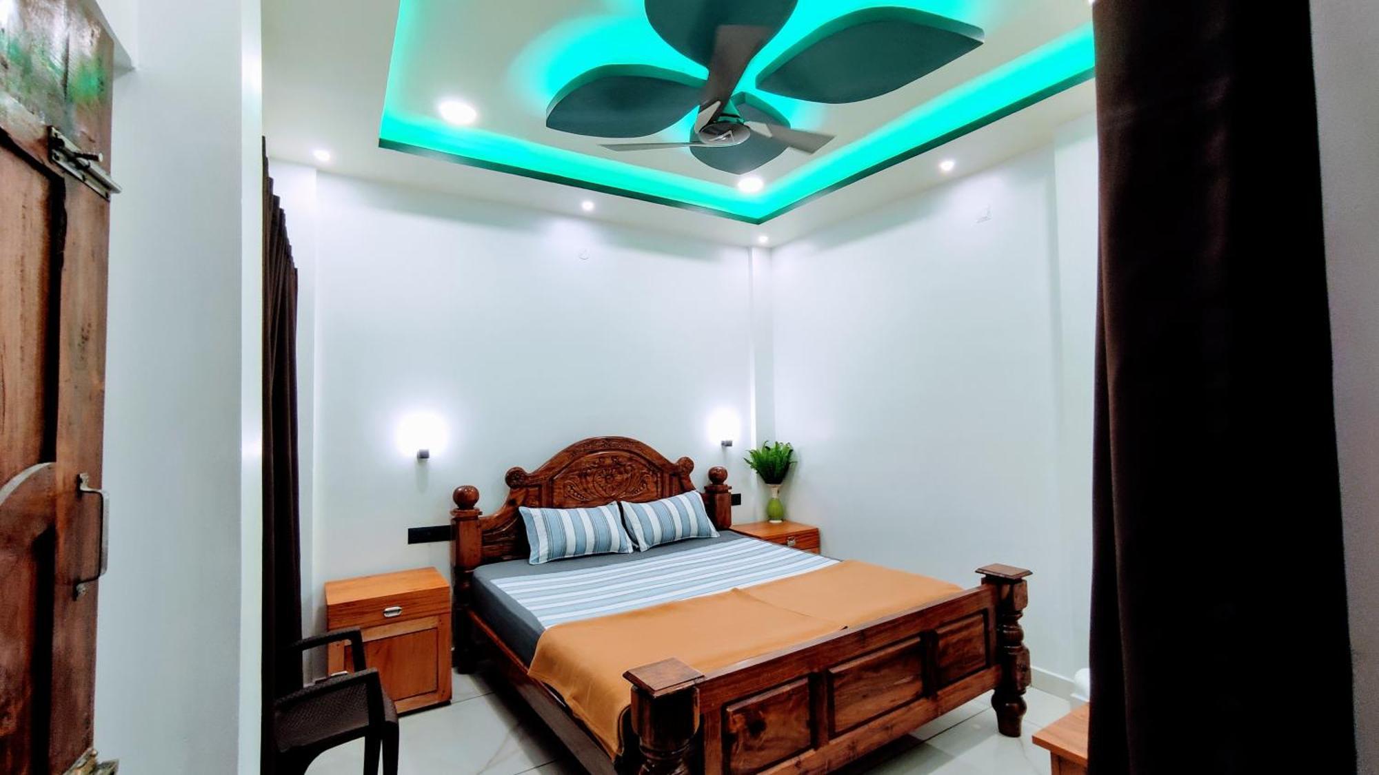 Grand Periyar Apartment Текади Стая снимка