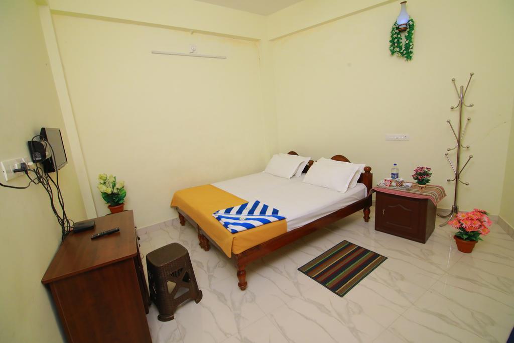 Grand Periyar Apartment Текади Екстериор снимка